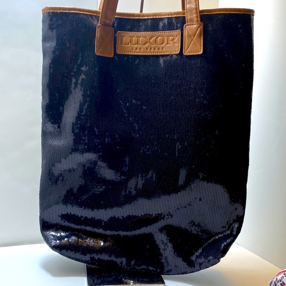 LUXOR LAS VEGAS TOTE